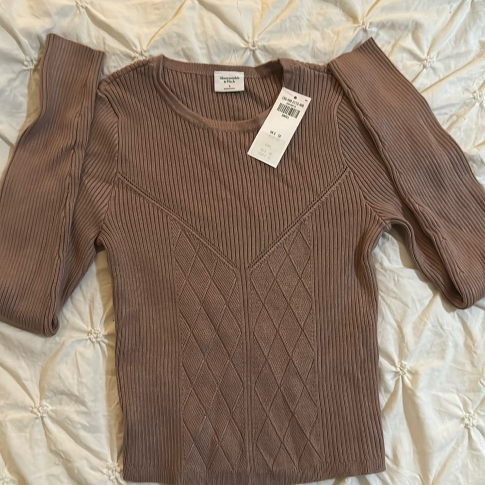 Abercrombie women’s sweater